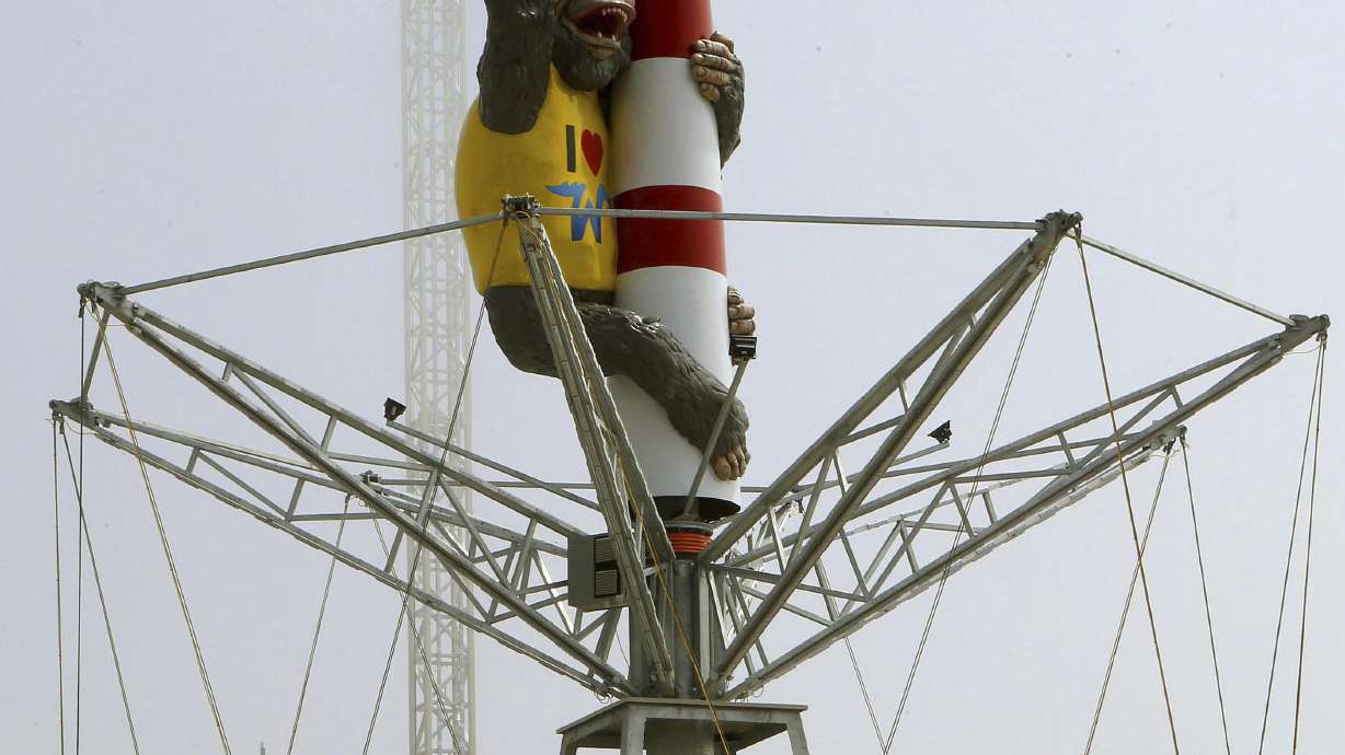 In King Kong, boardwalk amusement pier embraces the kitsch