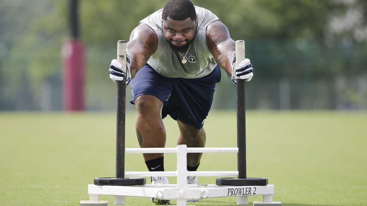 Titans activate nose tackle Sammie Hill, sign CB Will Brown