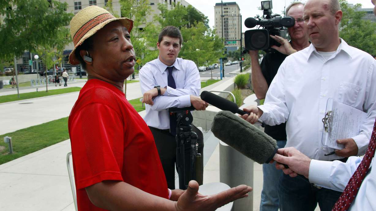 Man guilty of stabbing 5 to death in Denver bar 3 years ago