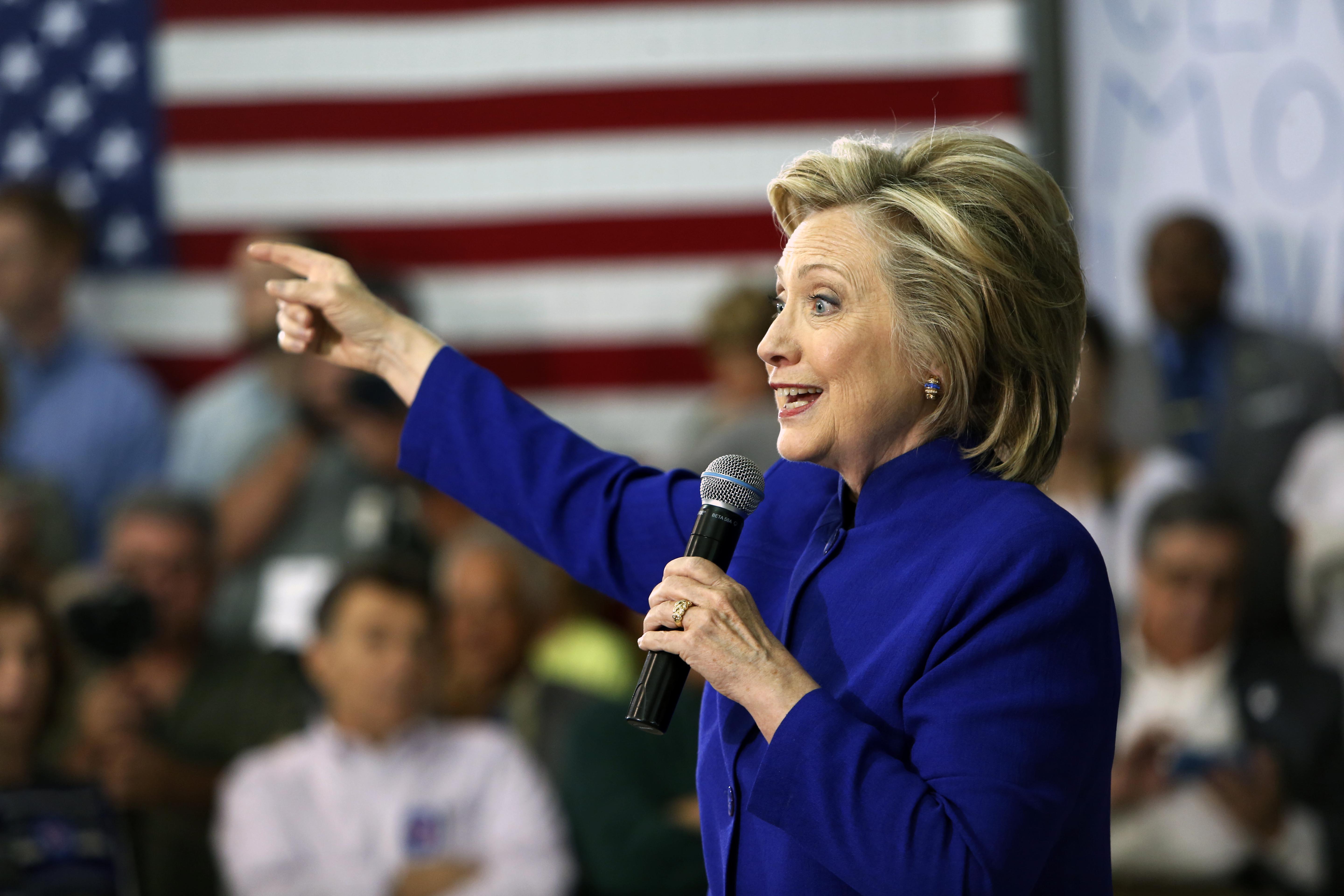 Clinton's student debt reforms help families, cost taxpayers