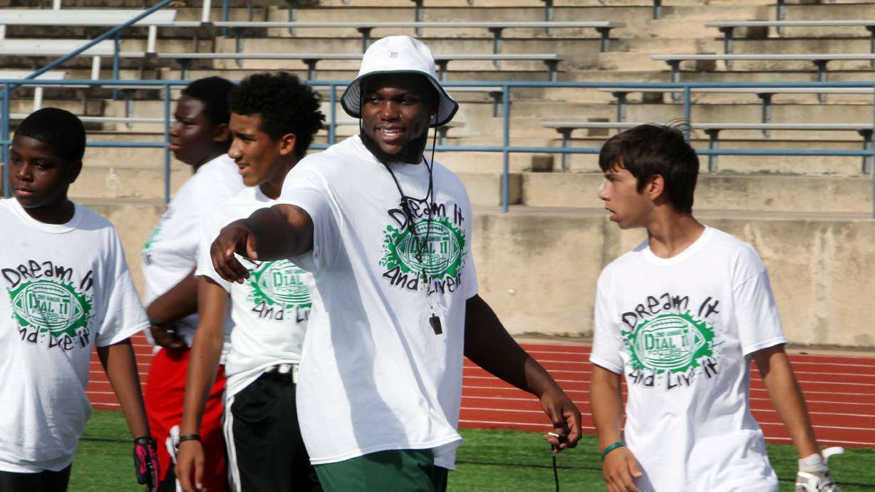 Bills claim Enemkpali, day after he punched Jets QB Smith