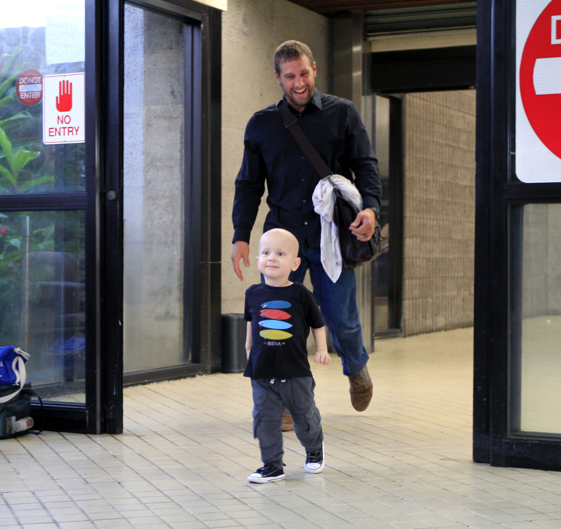 2-year-old cancer patient gets big welcome home