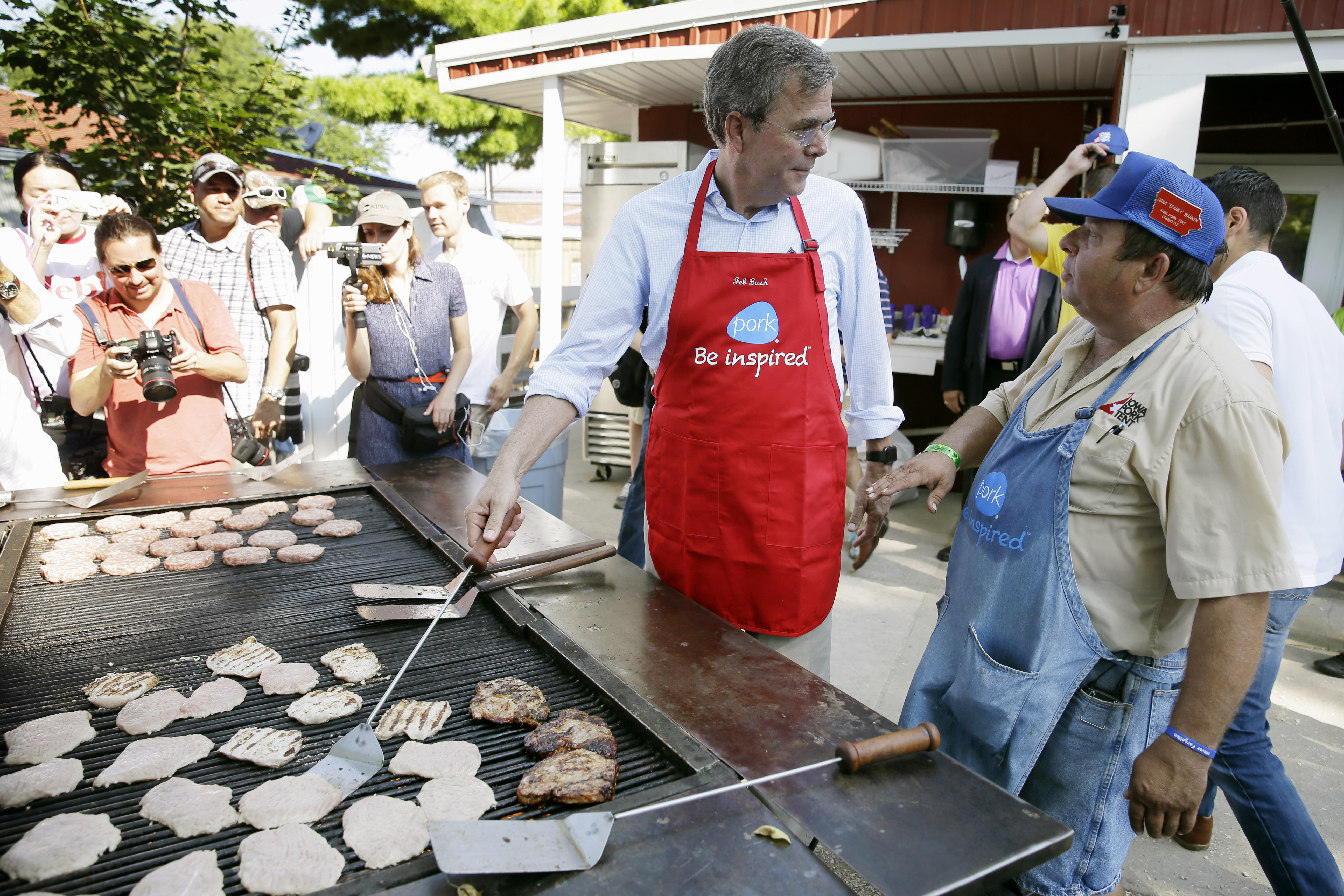 2016 hopefuls hit the gym, try to skip pie on campaign trail