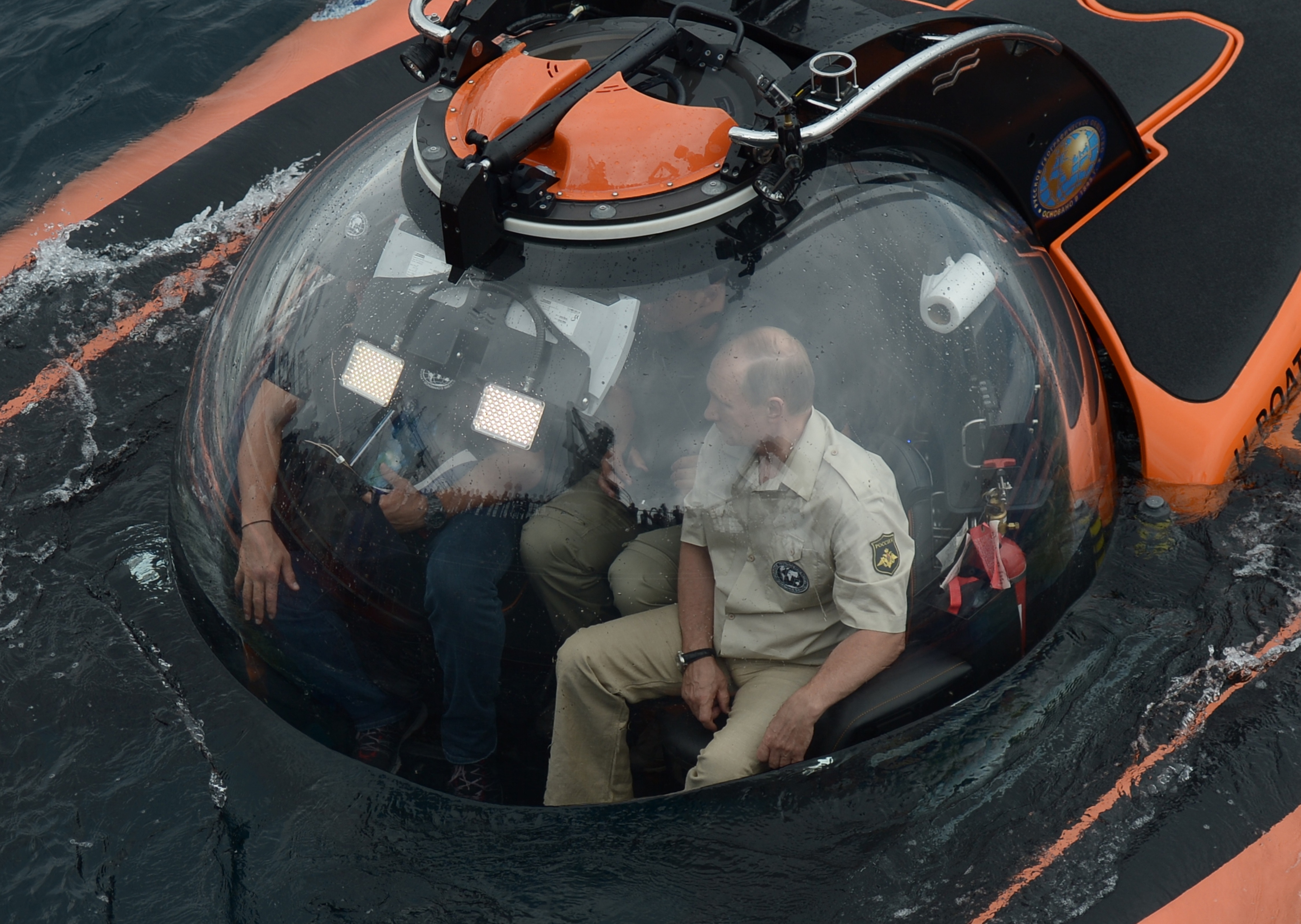 Russia's stunt-loving Putin rides to bottom of Black Sea