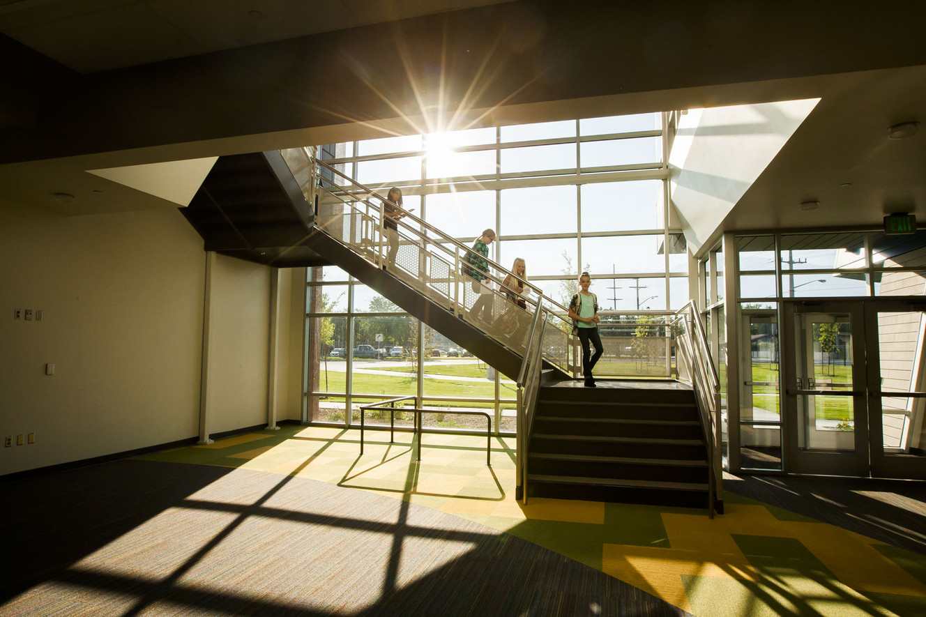 New Sandy middle school opens doors after 2 years of construction