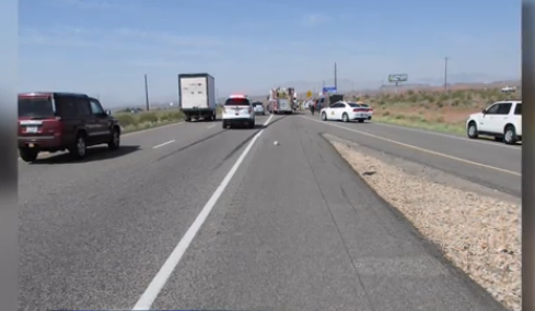 Policía de UT investiga si hombre hispano fue empujado de carro en movimiento en la I-15