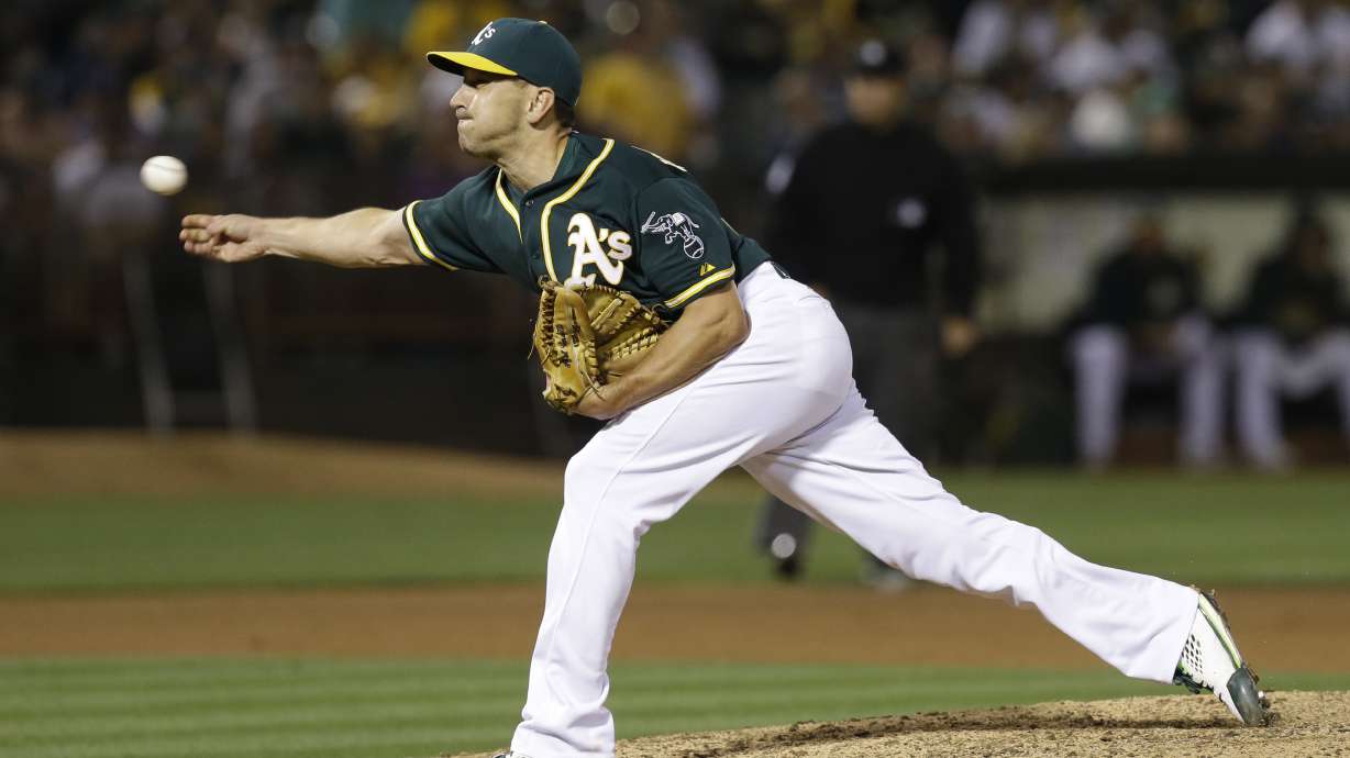 A's edge Dodgers 5-4 in 10 innings