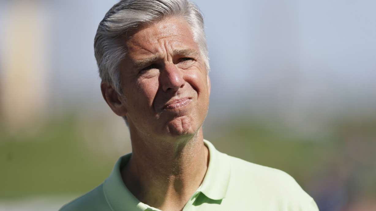 Red Sox bring in ex-Tigers boss Dombrowski to run club