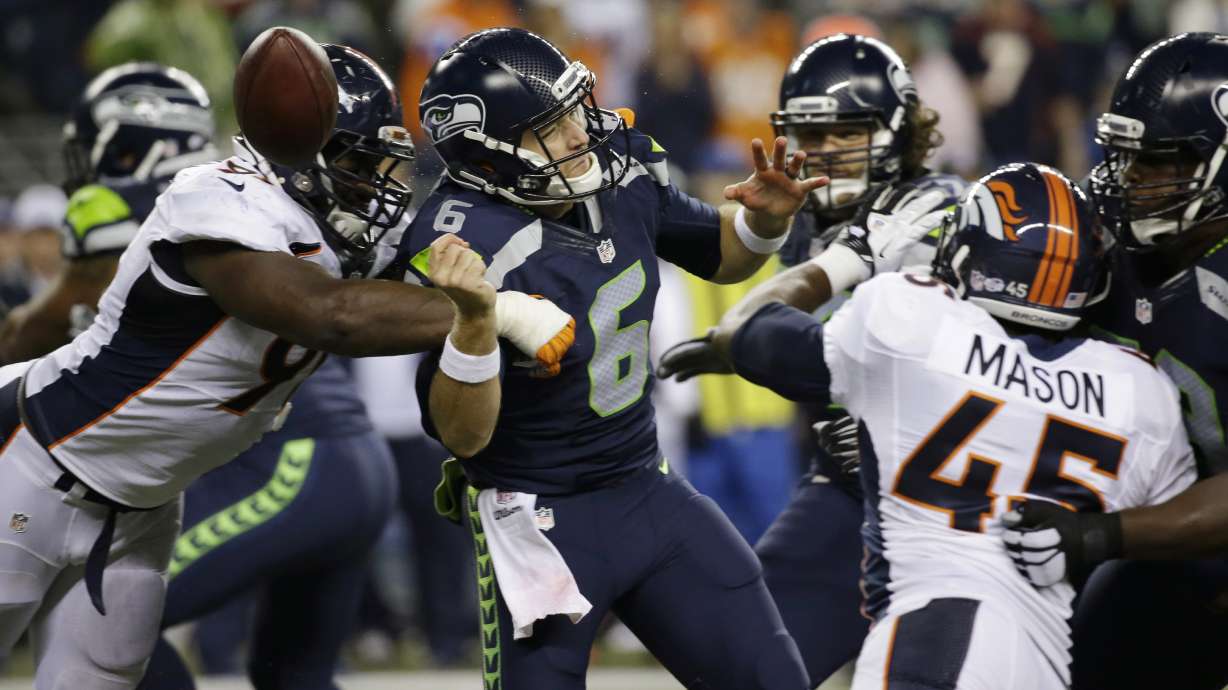 Broncos DE Kenny Anunike needs a knee scoped