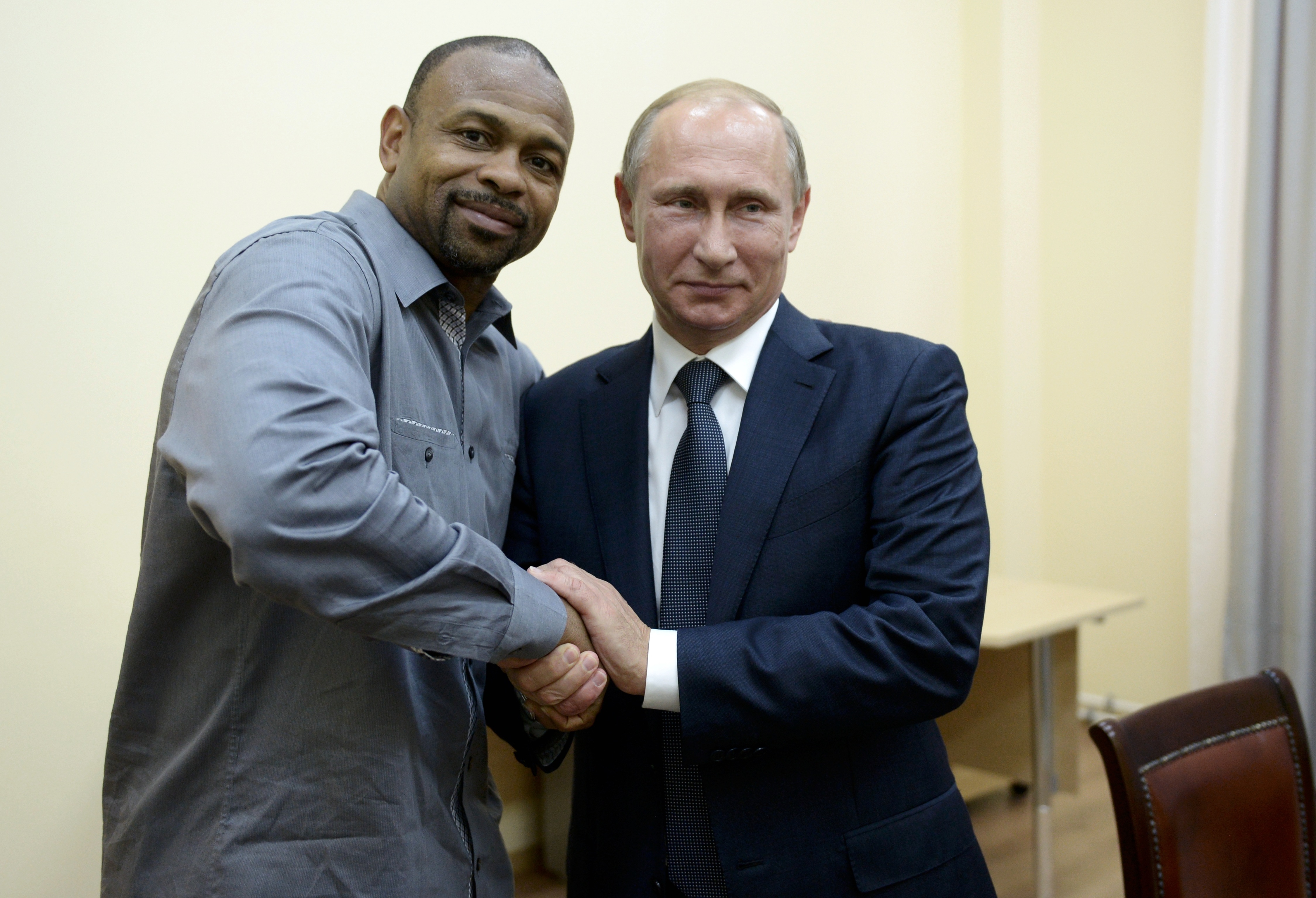 US boxer Roy Jones Jr. asks Putin for Russian citizenship