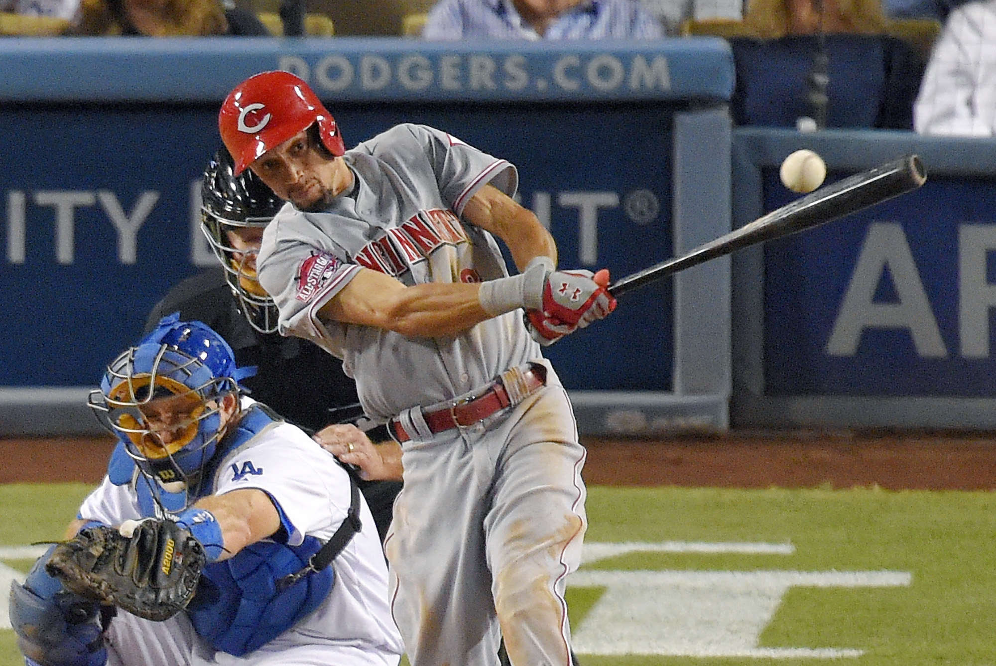 Shoulder injury sends Reds' Hamilton to DL