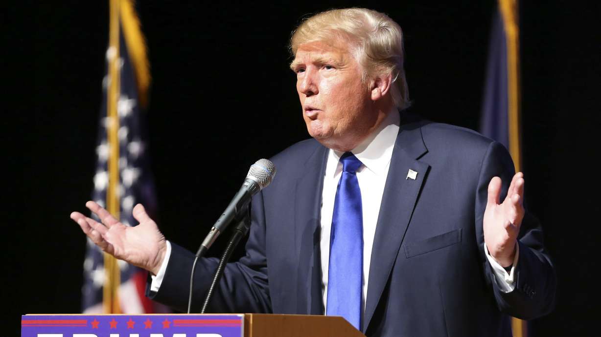 Donald Trump, Jeb Bush hold dueling town halls in NH