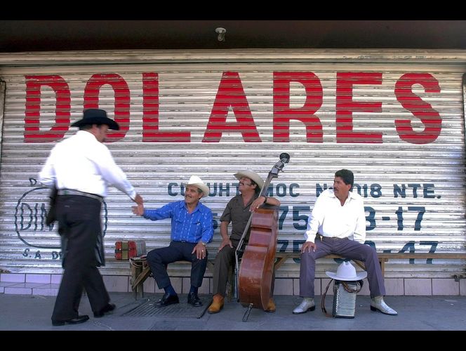 Peso mexicano cae a nivel histórico frente al dólar