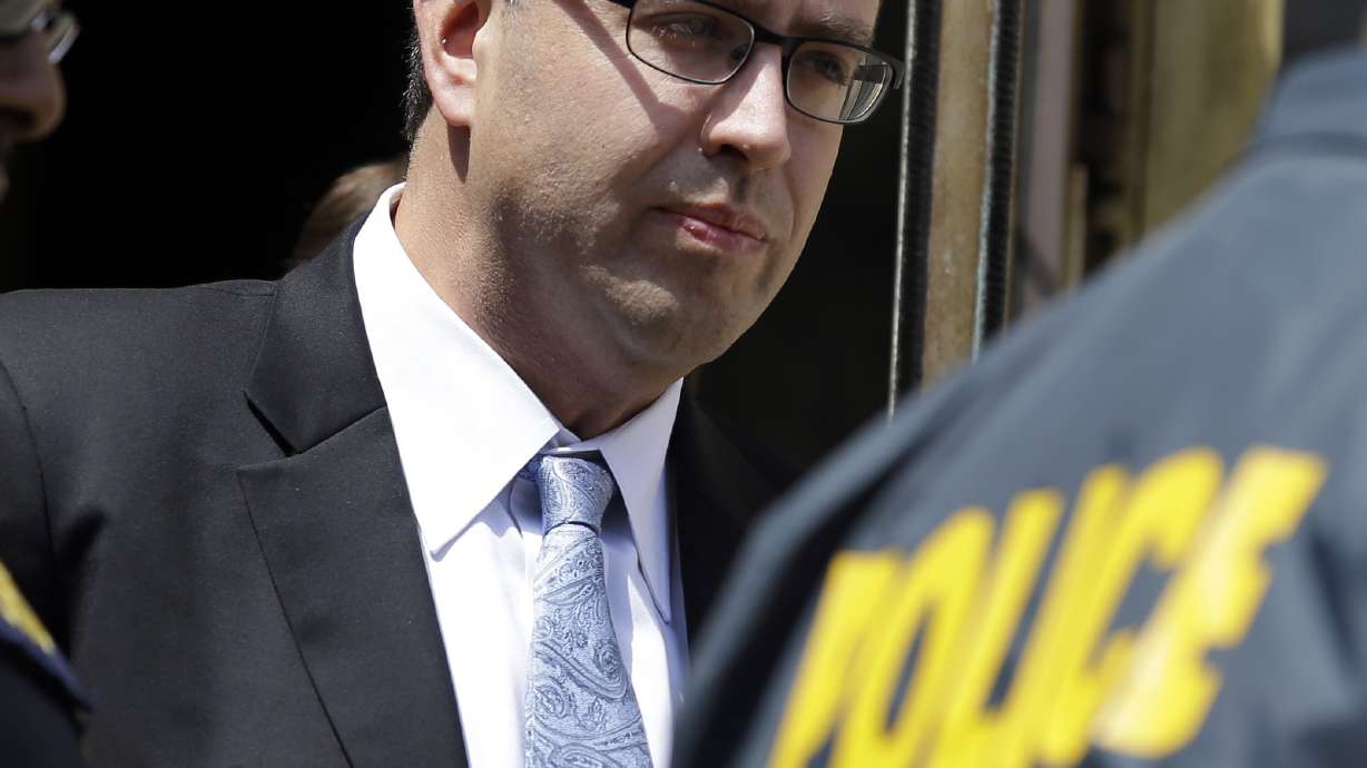 Prosecutor: Ex-Subway pitchman paid kids for sex on NY trips