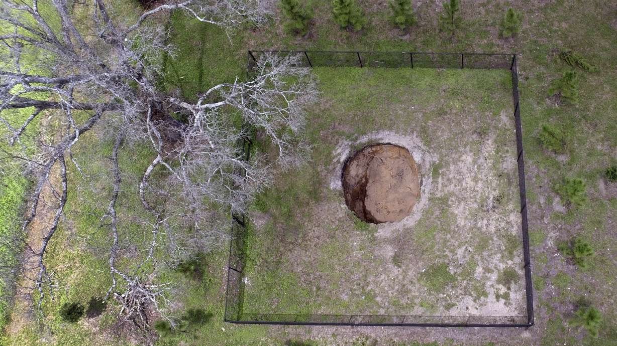 Engineers to fill fatal sinkhole that reopened in Florida