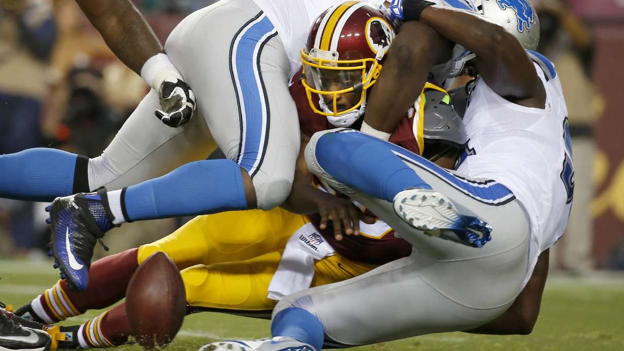 Redskins QB Griffin leaves exhibition game with concussion