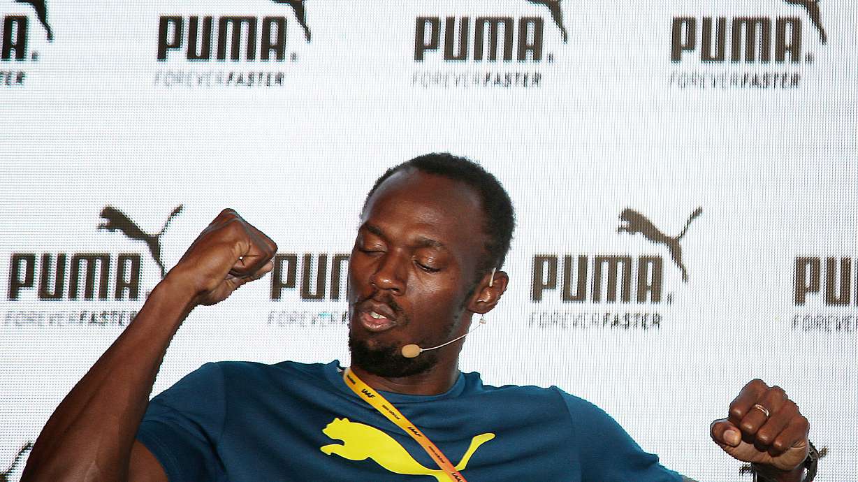 Less than perfect, Usain Bolt still favored in 100 at worlds