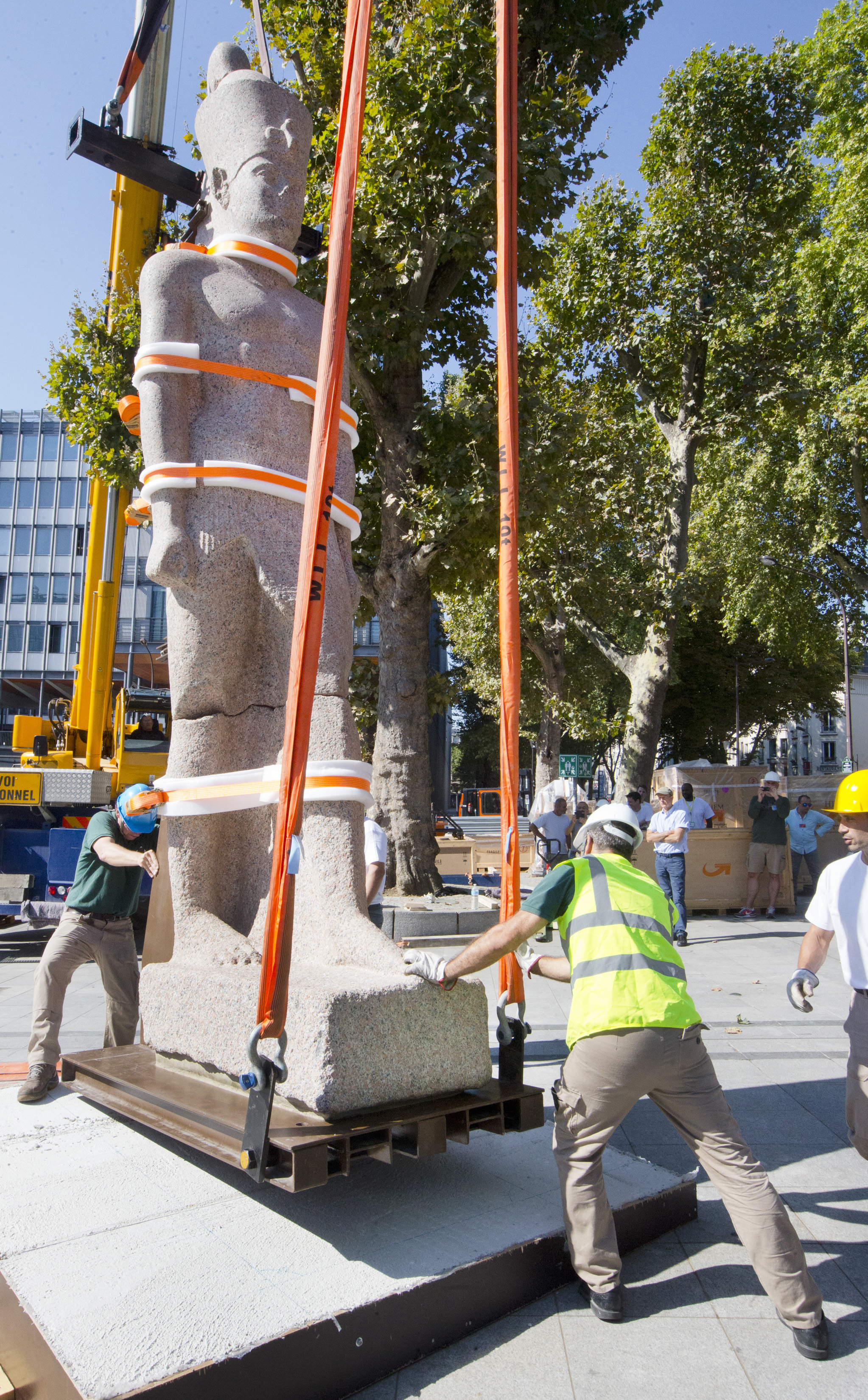Giant Egyptian statues go on display in Paris
