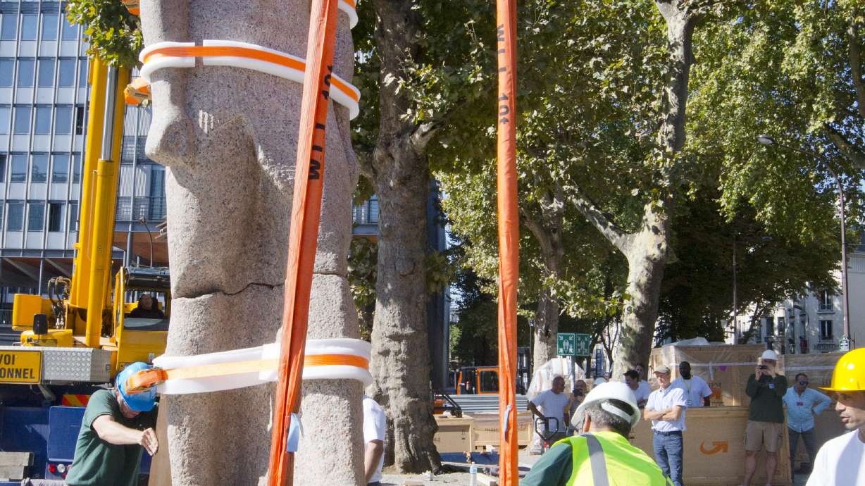 Giant Egyptian statues go on display in Paris