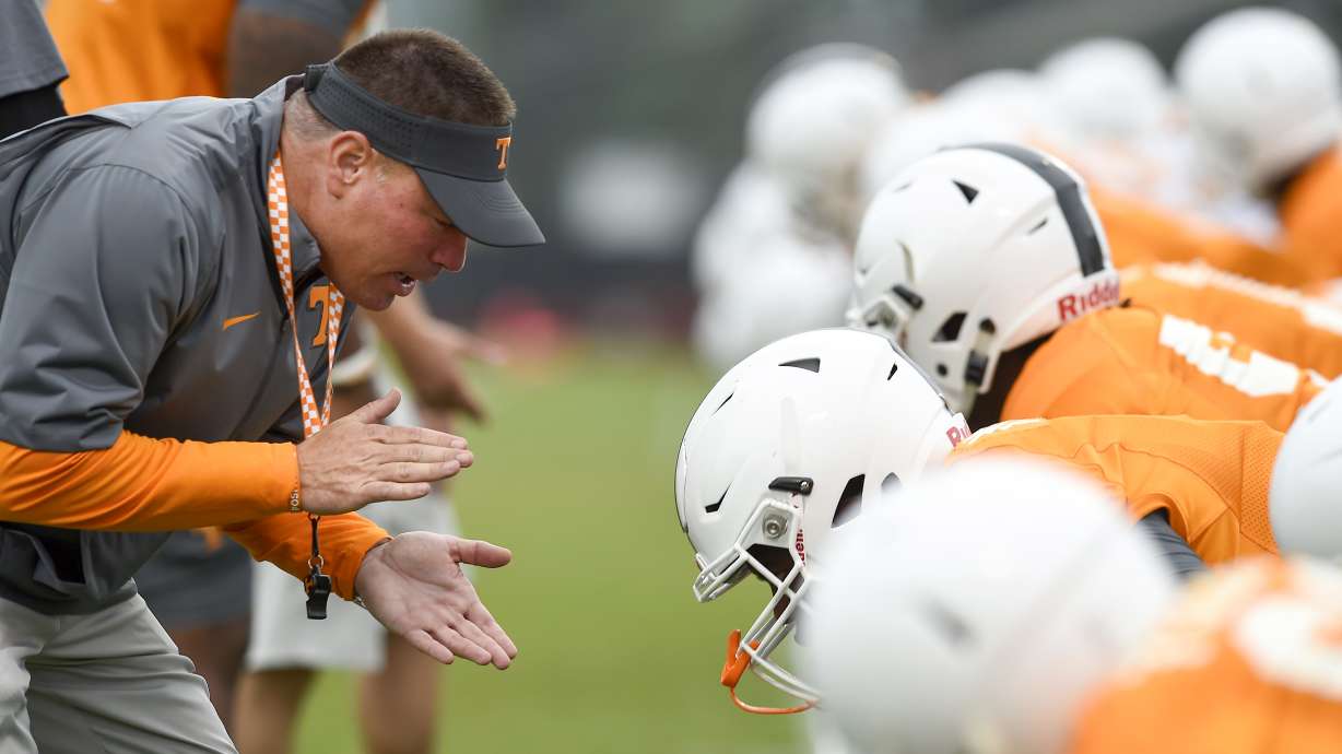 Tennessee DB Gaulden out for season with broken foot