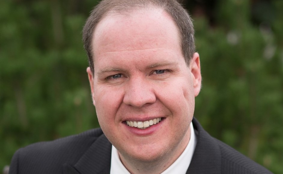 Sandy marriage therapist to challenge Sen. Mike Lee