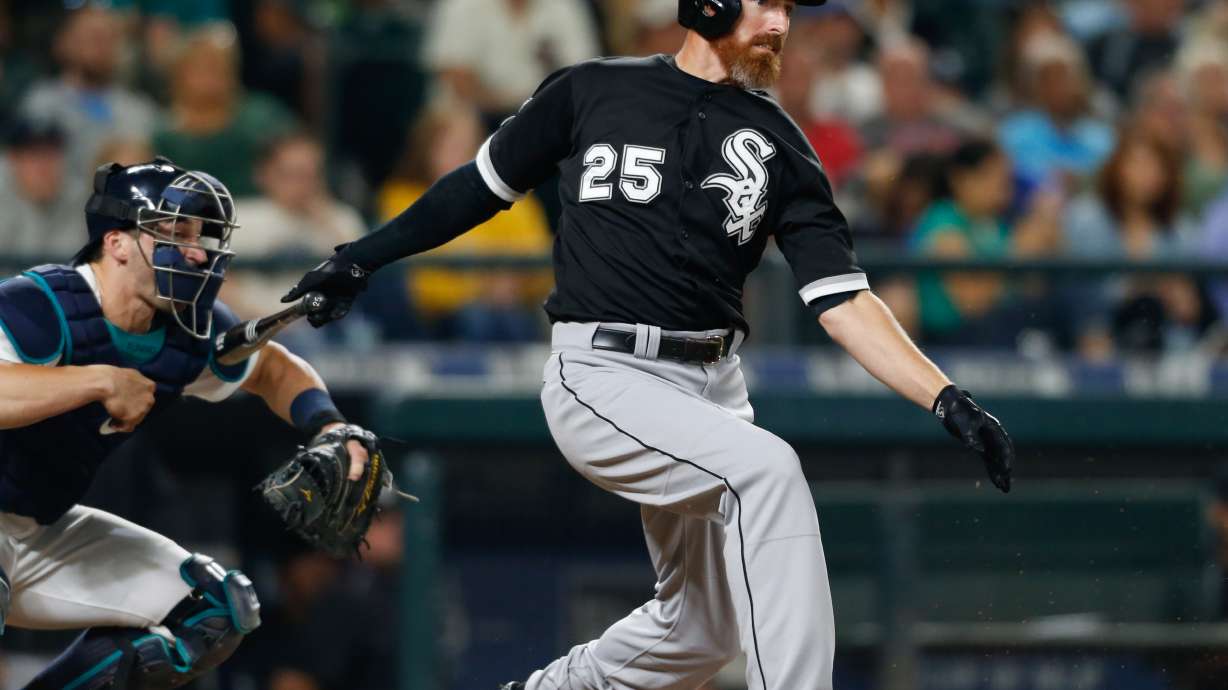 White Sox use big 10th inning for 6-3 win over Mariners
