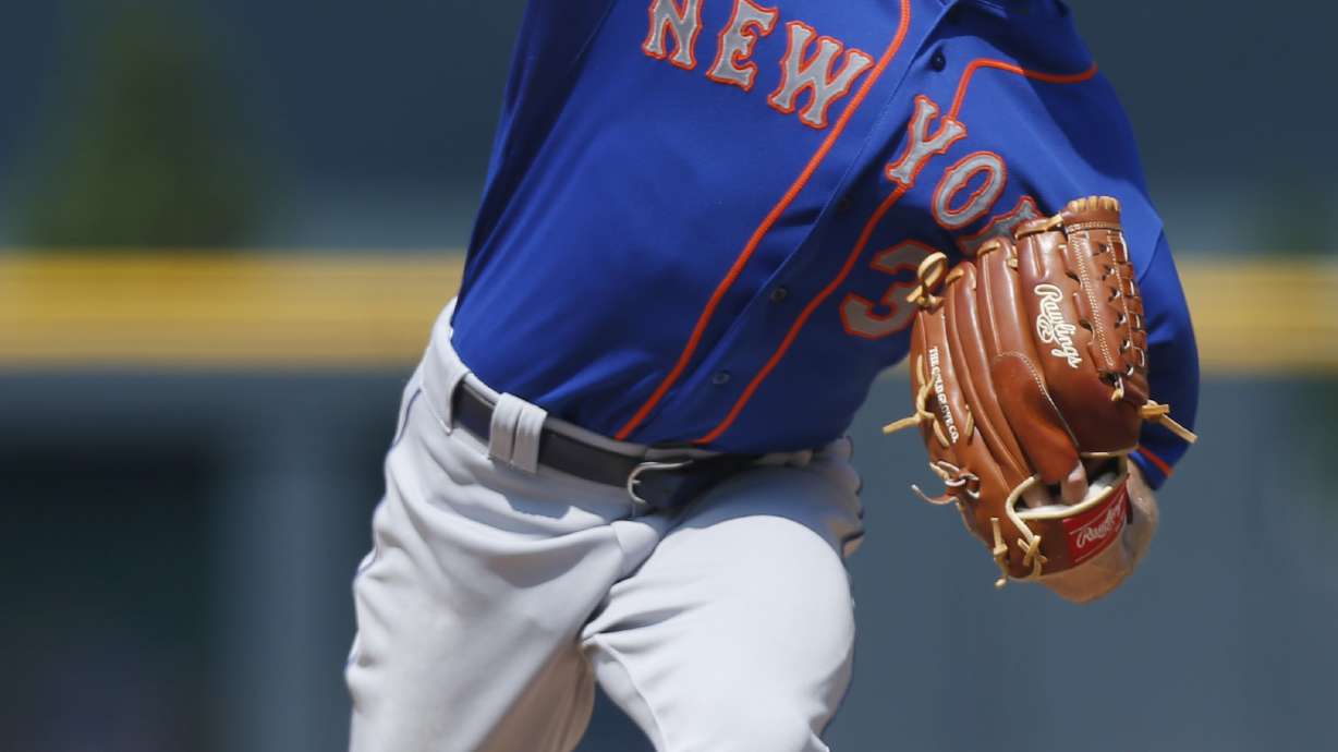 Verrett goes 8 innings, gets 1st MLB win, Mets sweep Rockies