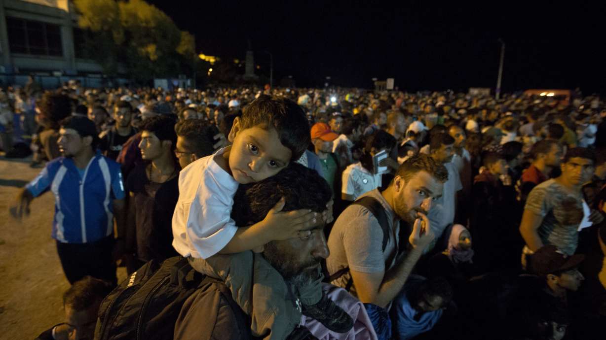 2 refugee boats capsize off Greece, Turkey; 5 dead