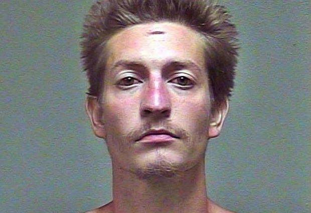 Funcionario de Oklahoma es asesinado a puñaladas por su hijo