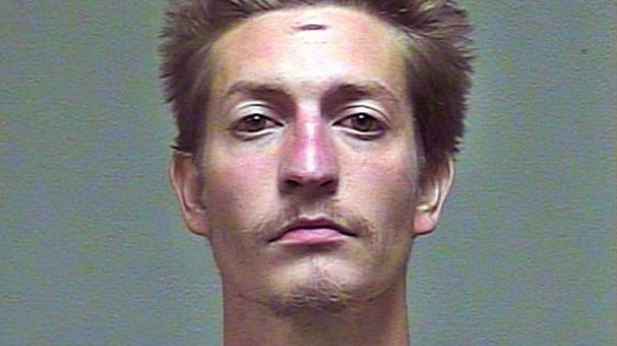 Funcionario de Oklahoma es asesinado a puñaladas por su hijo