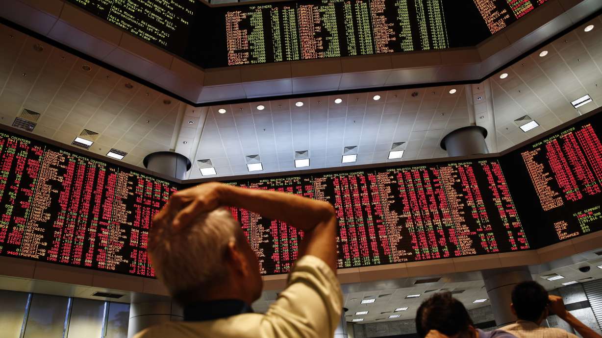Chinese stocks tumble again as other Asian markets rebound