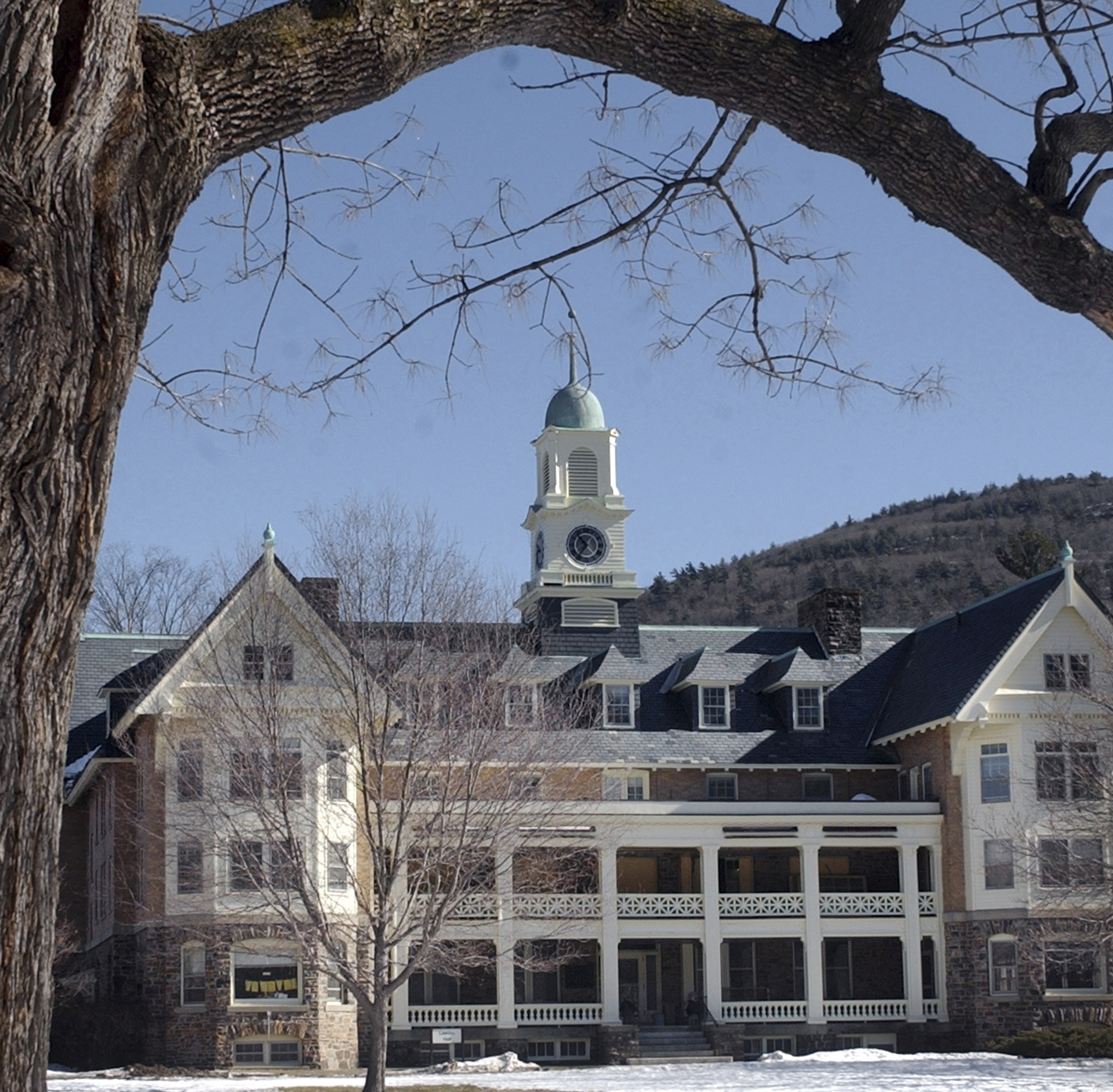 APNewsBreak: Brattleboro Retreat focus of state fraud probe