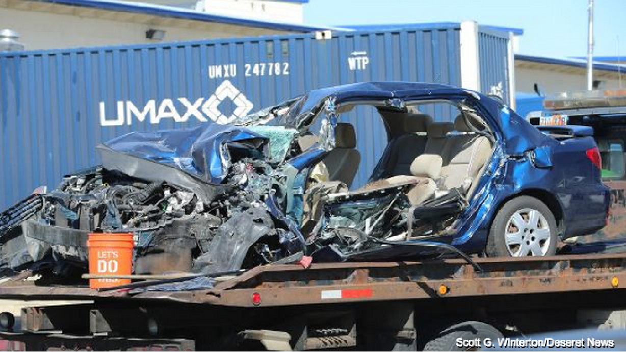 Hombre de UT muere al tratar de pasar entre camión y remolque para no tener que esperar