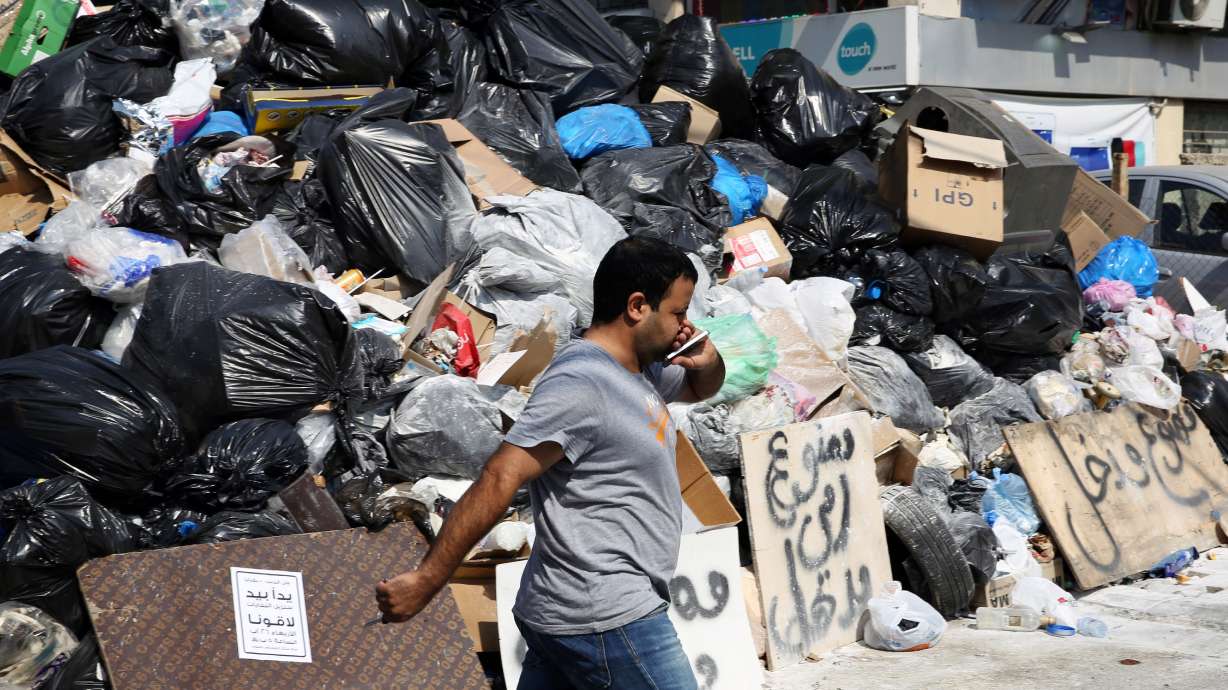 Hundreds protest in Lebanon as garbage crisis worsens