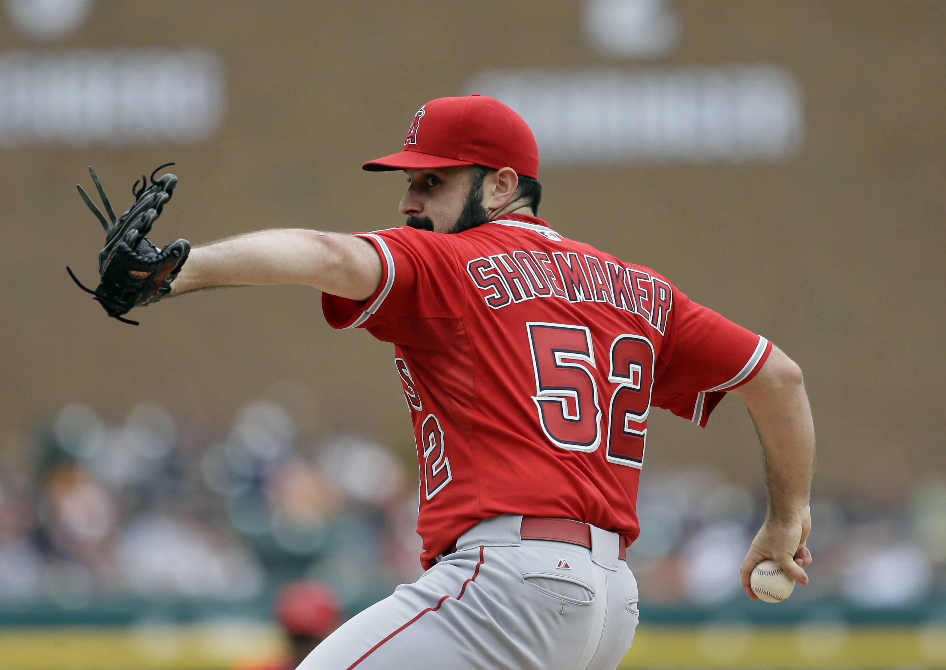 Tigers struggle to find consistent hitting, Angels win 2-0