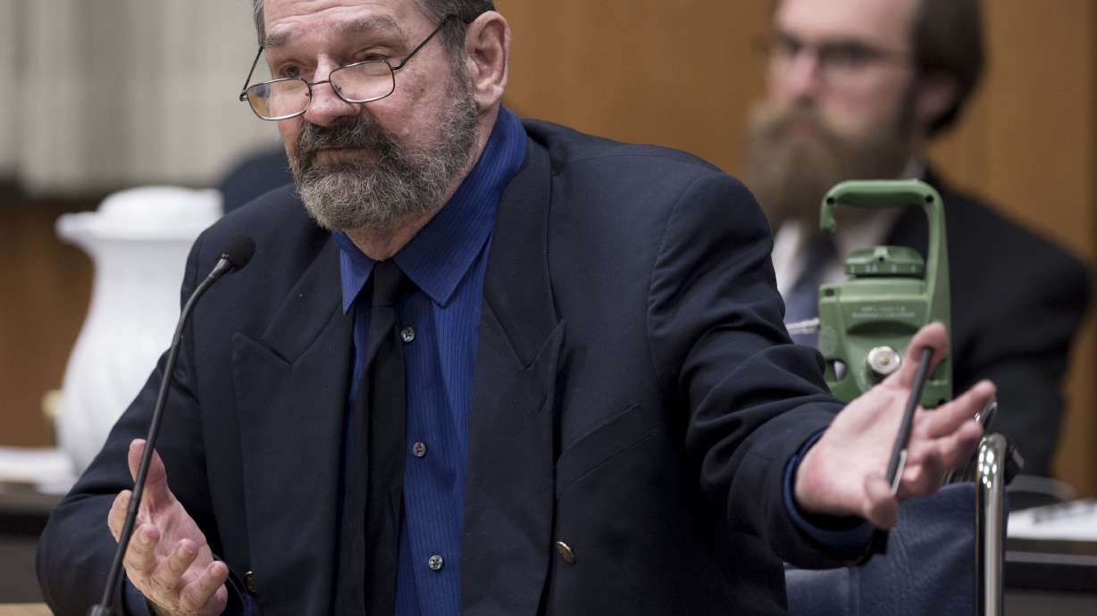 White supremacist takes stand in Jewish site shootings