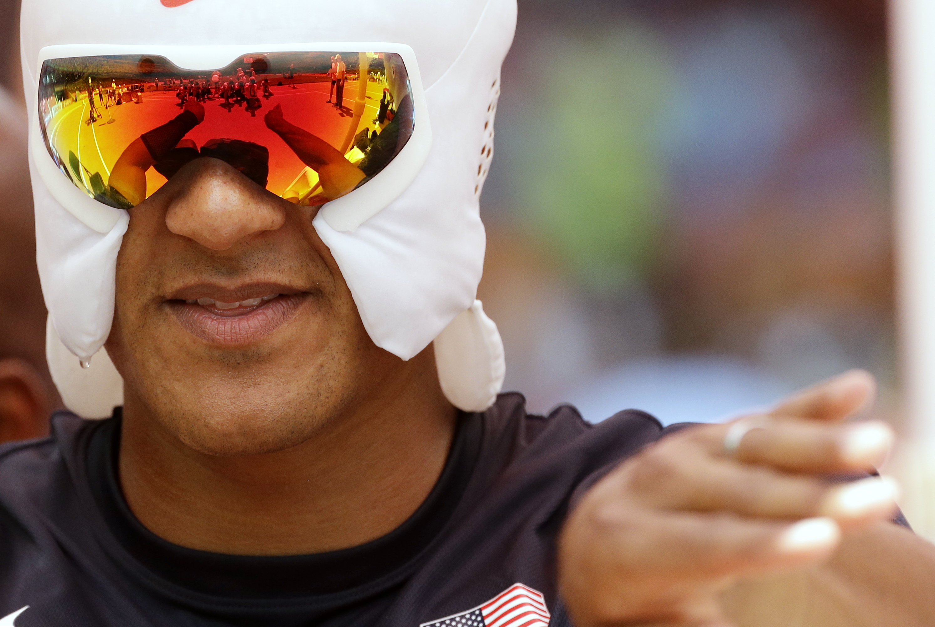 Ashton Eaton races out to big lead in decathlon at worlds