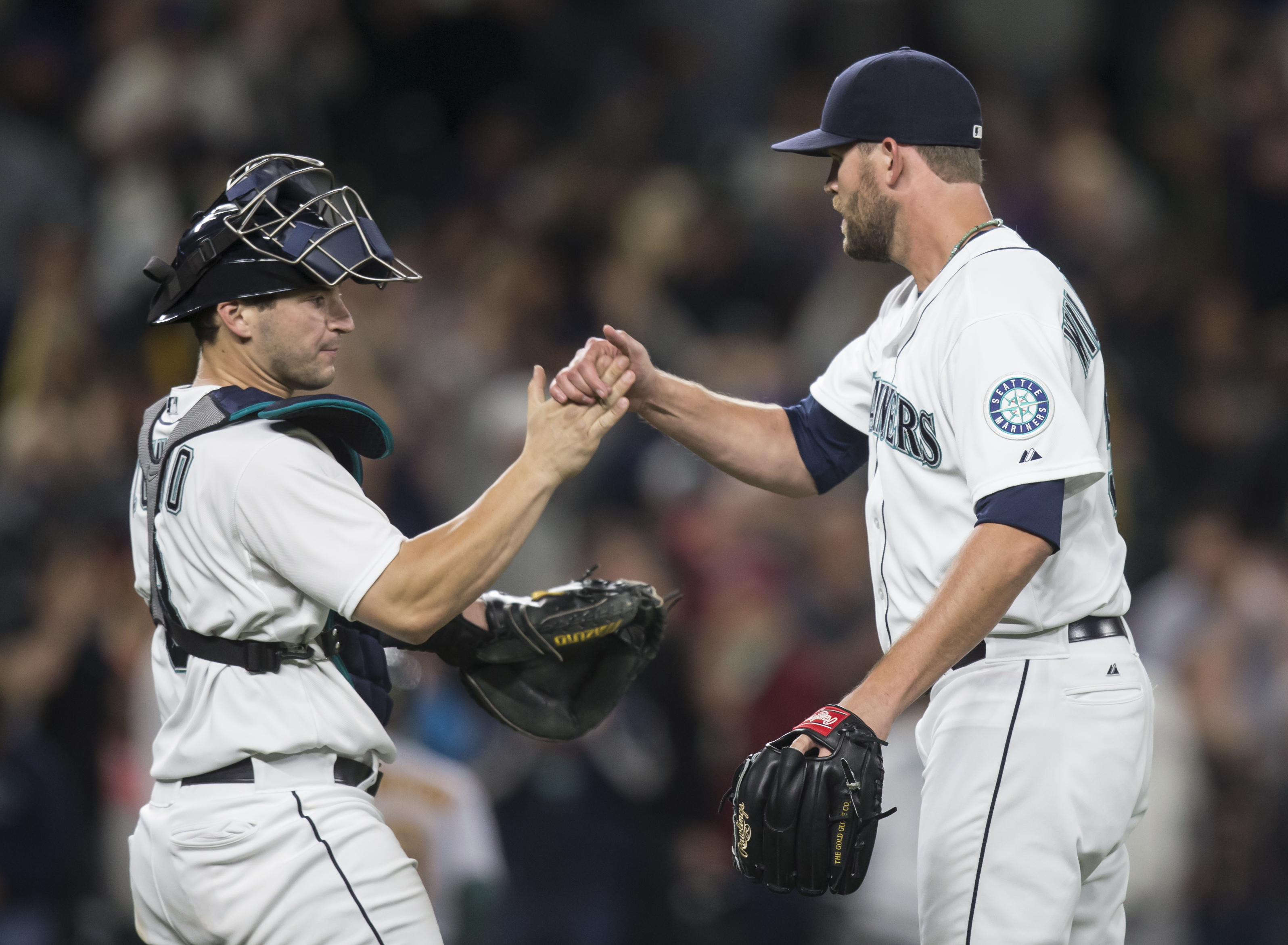 Mariners send C Zunino to Triple-A, call up C Hicks
