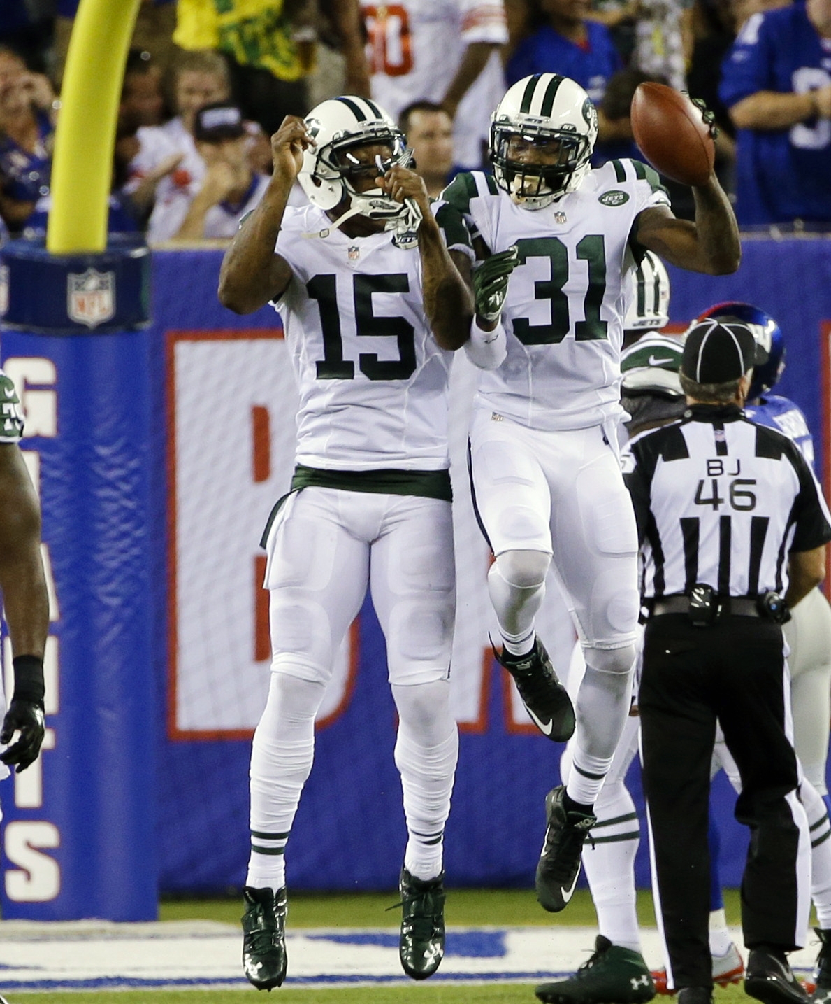 Fitzpatrick throws 2 TD passes, Cromartie scores on INT