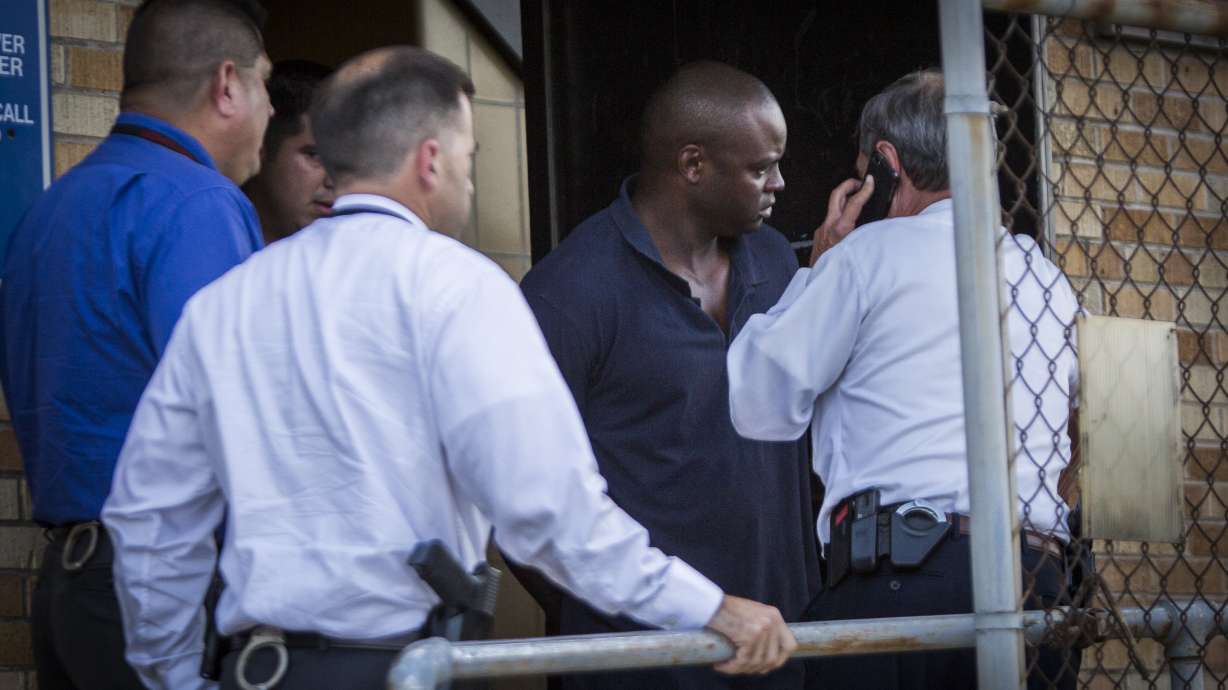 Latest on Texas deputy: Lawyer says man had mental illness