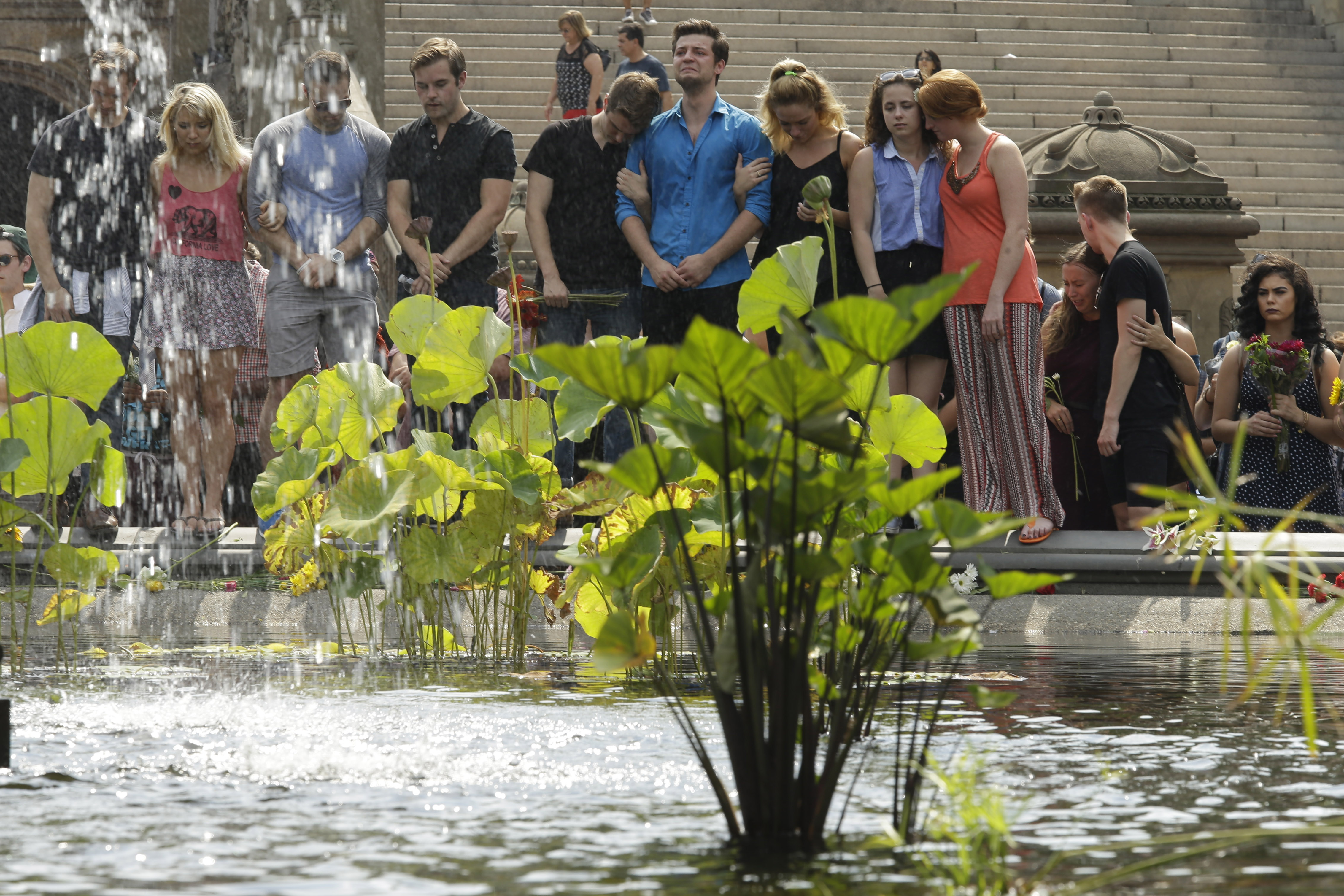 Memorial held in New York for Broadway actor who died at 21