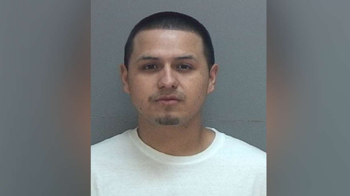 Man charged after holding girlfriend's father hostage for 5 hours