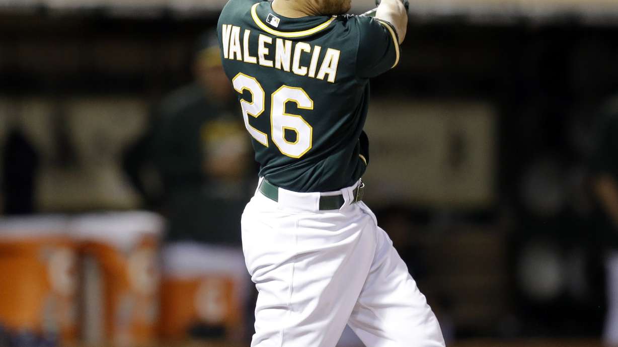 Angels, A's delayed in 5th for broken outfield fence