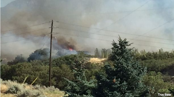 Gran incendio en Cottonwood Heights causa evacuaciones en UT