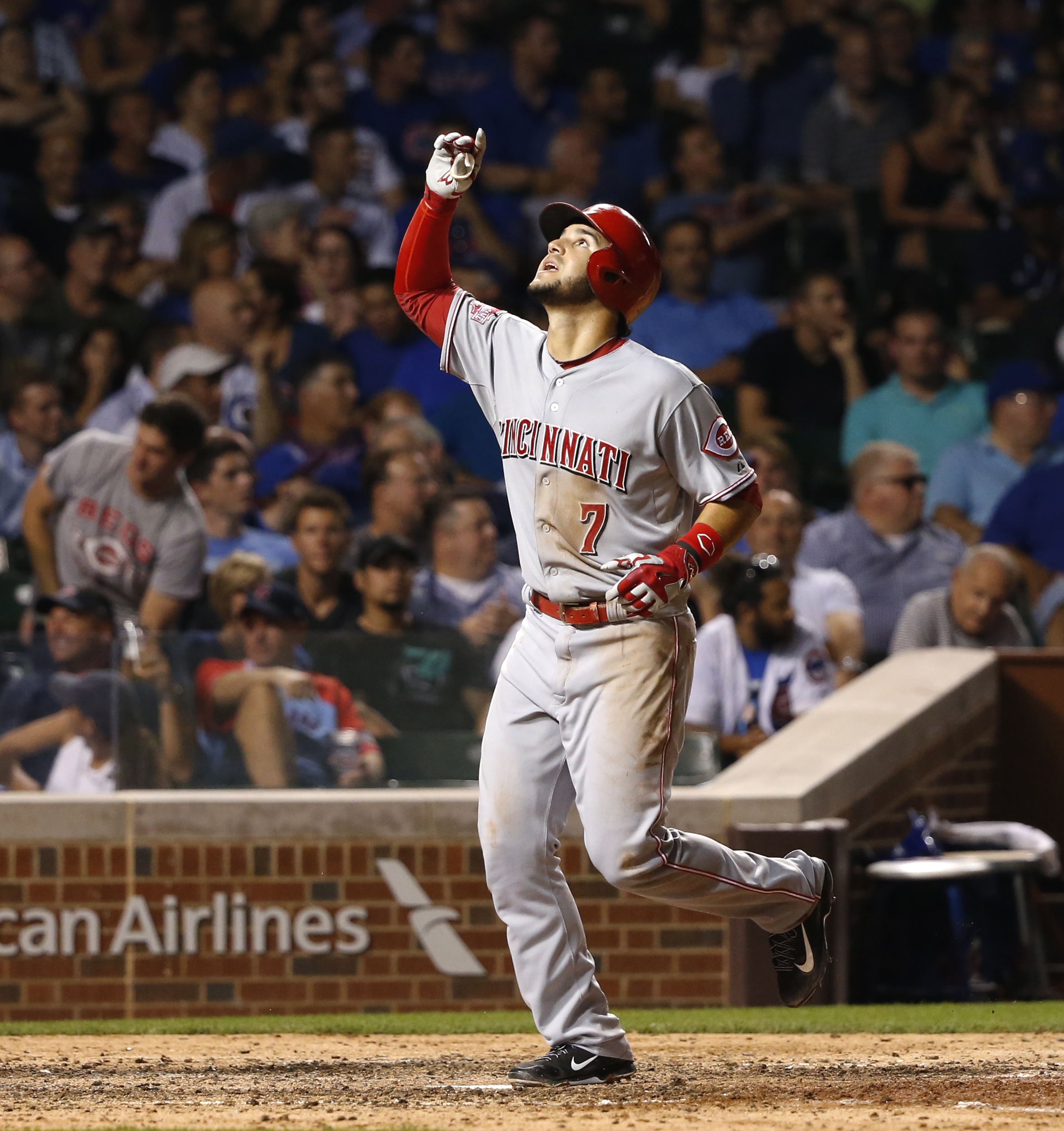 Schwarber hits 2-run HR to power Cubs past Reds 5-4