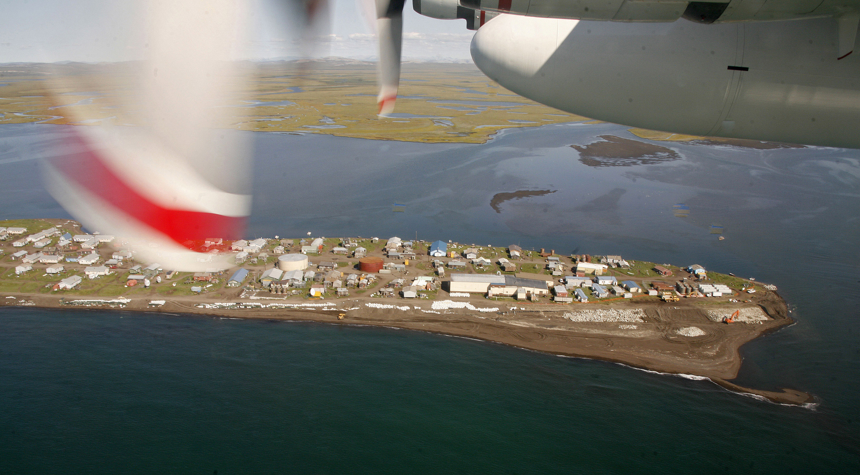 In Alaska, Obama becomes 1st president to enter the Arctic