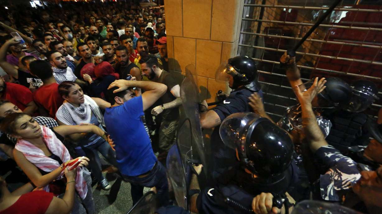 Lebanese interior minister warns trash crisis protesters