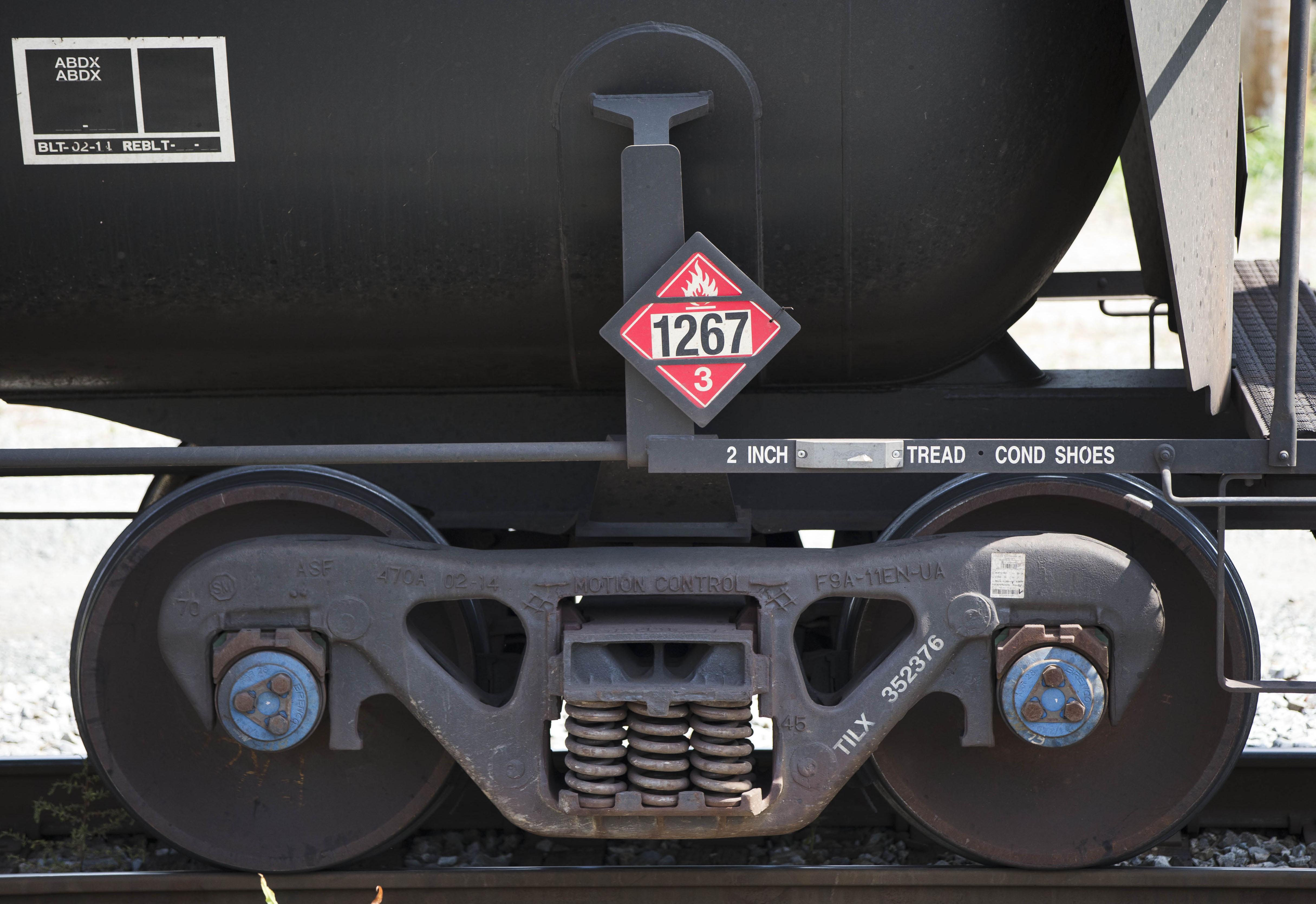 Big cities scramble to be prepared for an oil train disaster