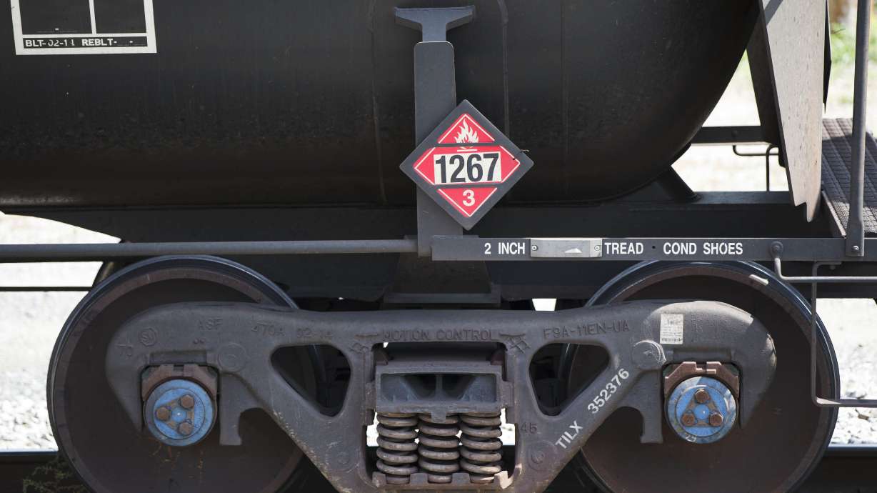 Big cities scramble to be prepared for an oil train disaster