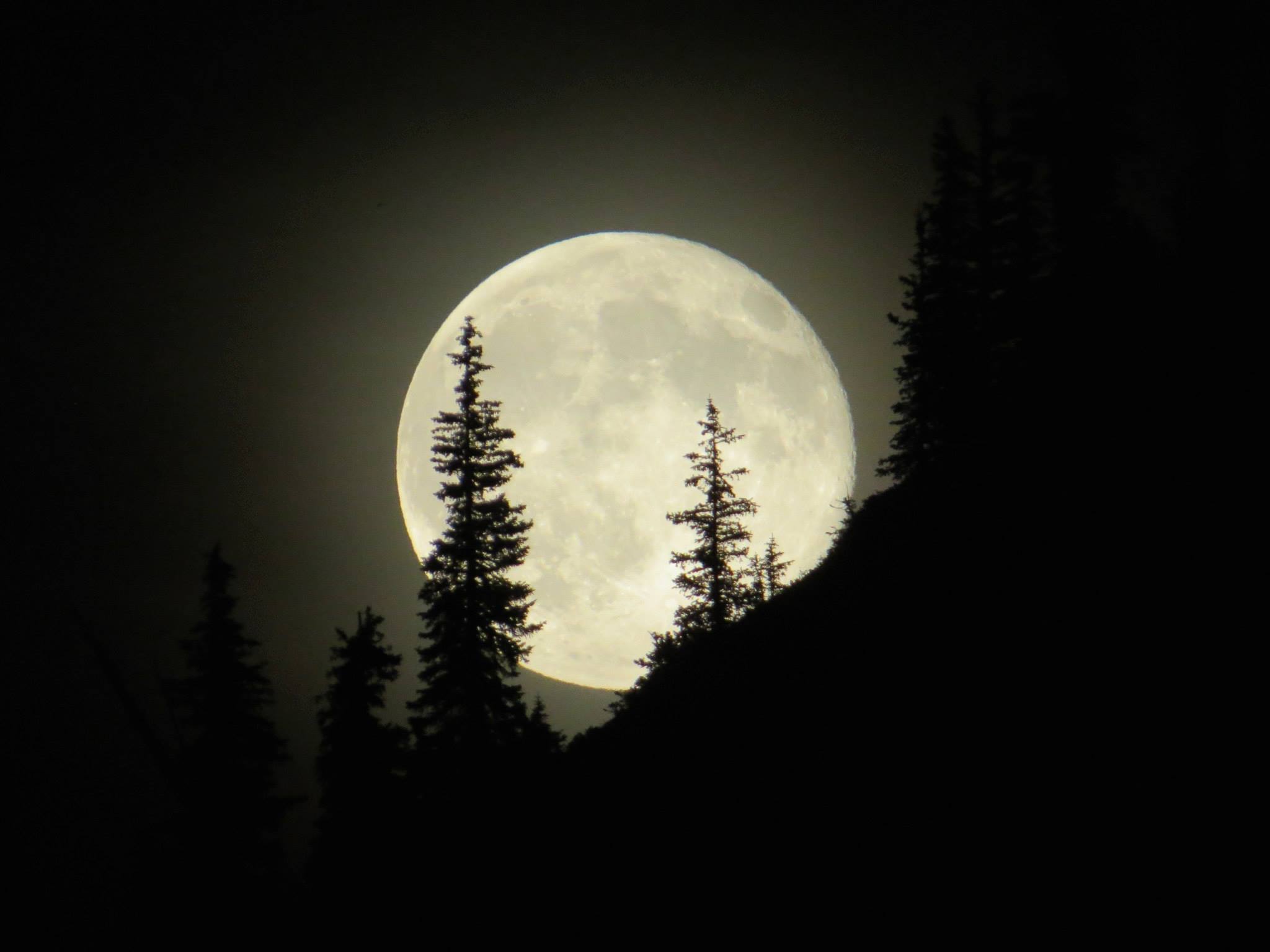 Blue Moon- Cecret Lake | Photo Credit: Darrin Lythgoe